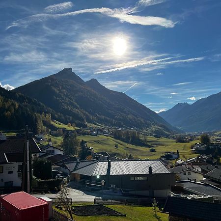 Haus Wildspitz Apartamento Neustift im Stubaital Exterior foto